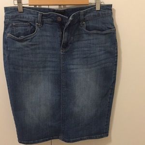 GAP faded denim pencil skirt